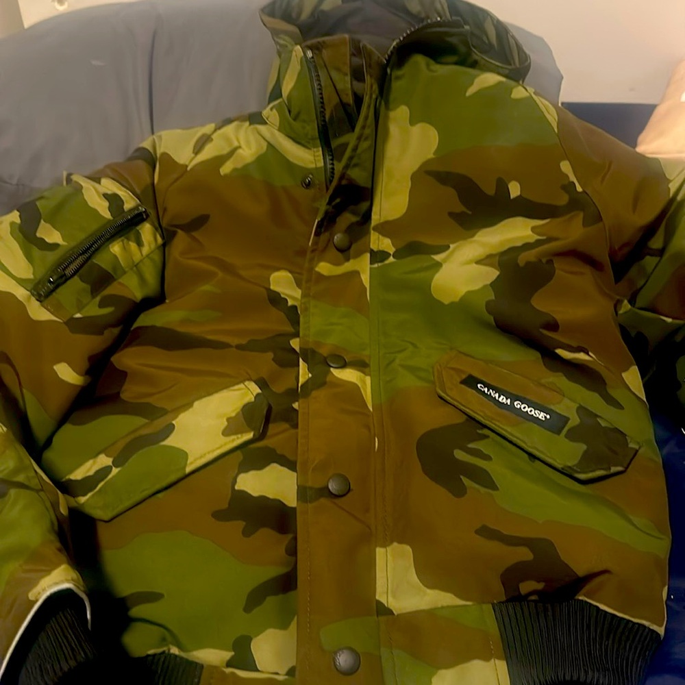 Selling A Size 10/12 boys Canada goose Camouflage winter coat. In Great shape